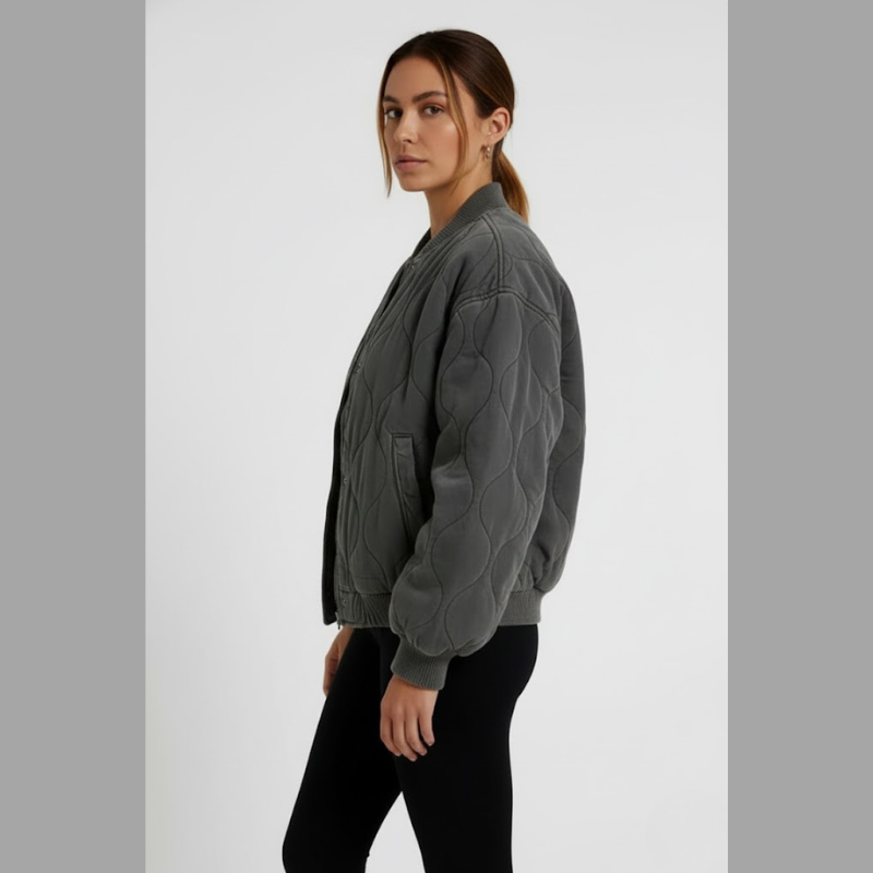 Kurtka bomberka damska w dużym rozmiarze – stylowa odzież wierzchnia na okres przejściowy