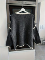 Lirielle | Damski sweter w kwiaty – elegancki sweter zakładany przez głowę