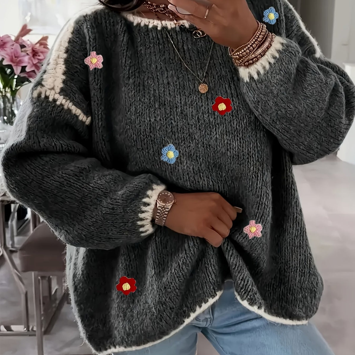 Lirielle | Damski sweter w kwiaty – elegancki sweter zakładany przez głowę