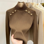 Aldona | Damski dzianinowy sweter z golfem – elegancka zimowa bluzka z ozdobnymi guzikami