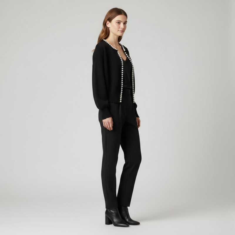 Modny kardigan z perłowym akcentem – niezbędny element eleganckiej stylizacji warstwowej