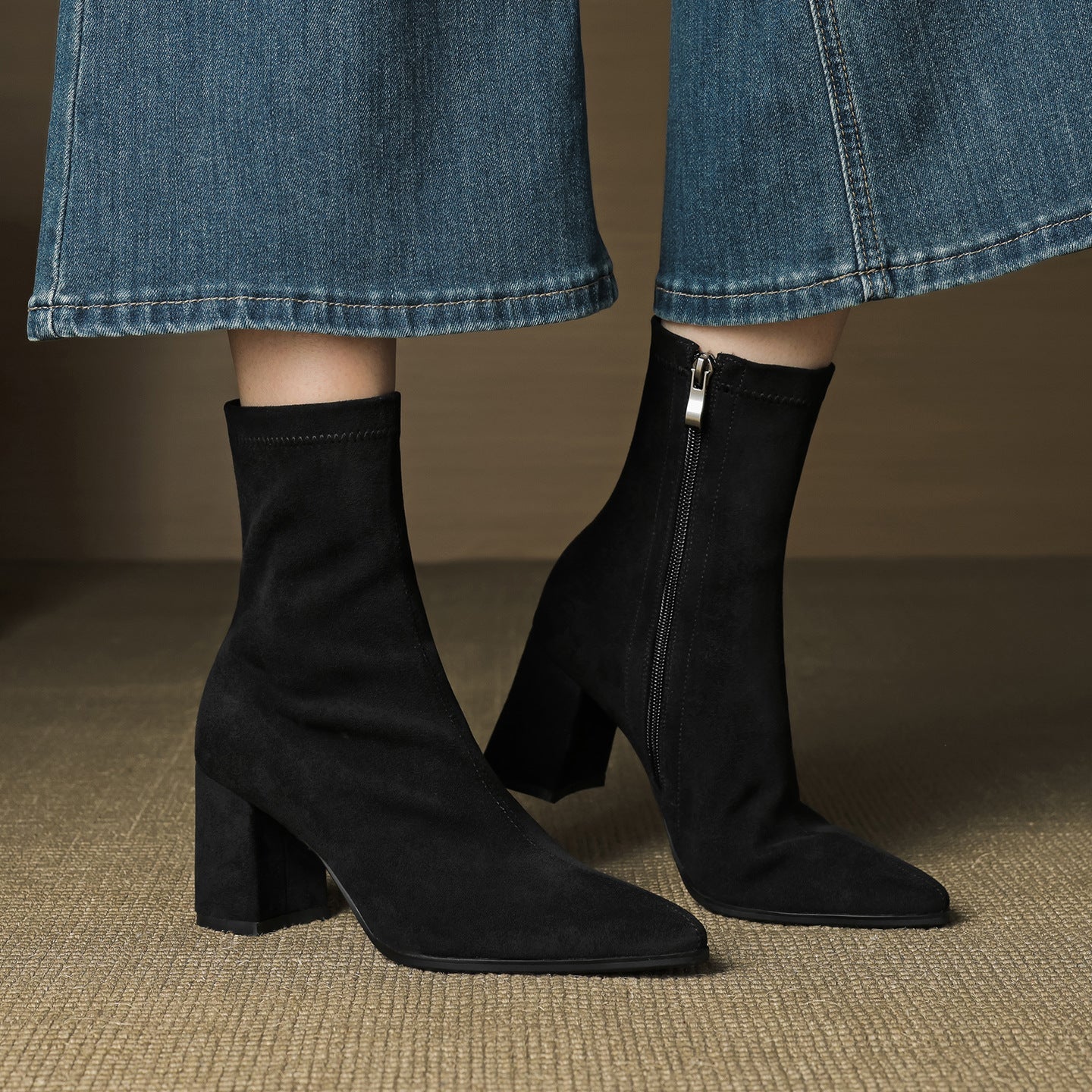 Reverie | Damskie wysokie zamszowe buty – modne buty na grubym obcasie z zamkiem z boku