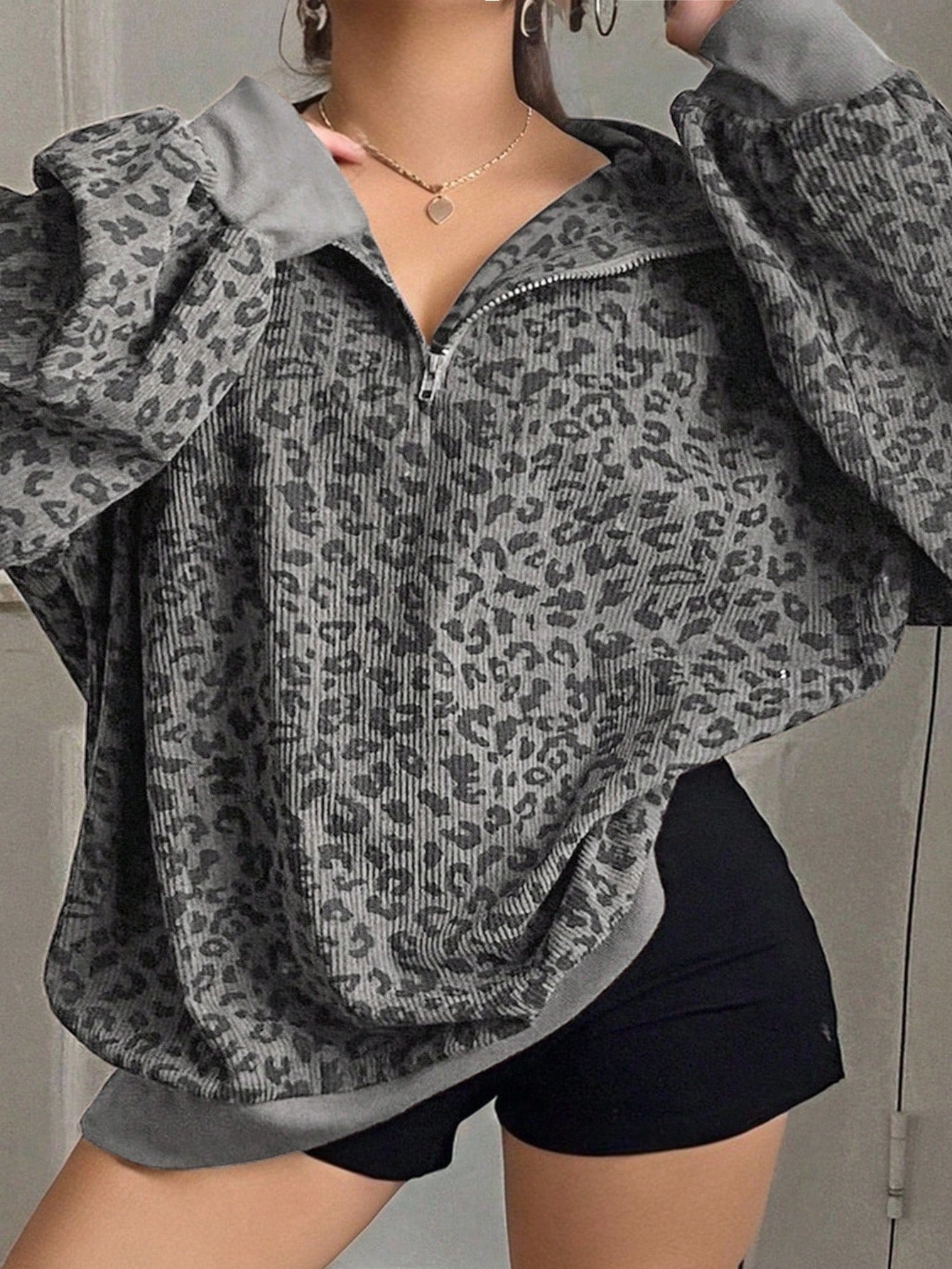 Leora | Damska bluza oversize w panterkę – miękka, na co dzień