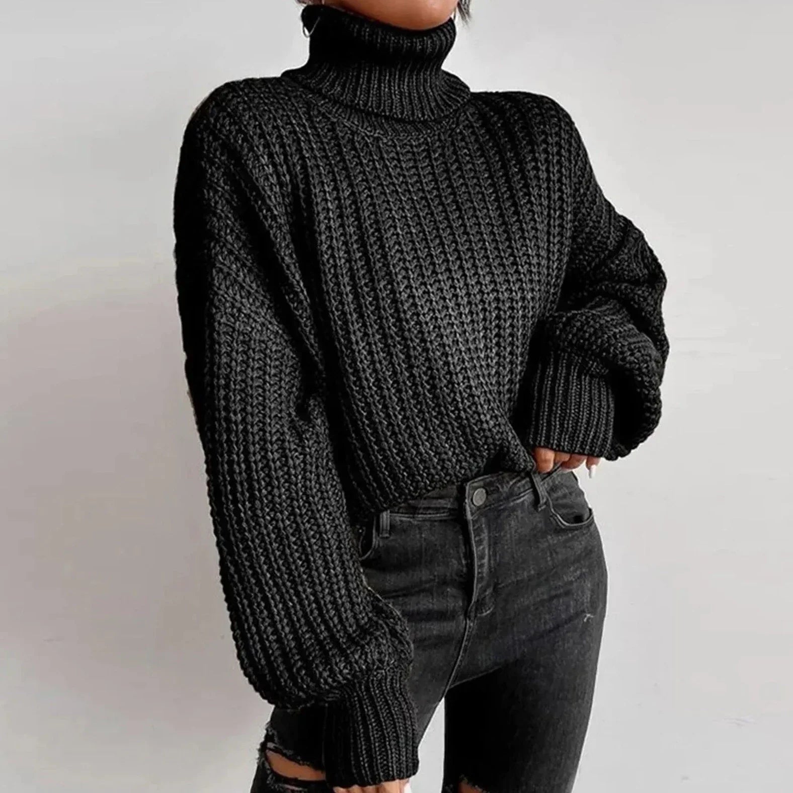 Zinnia | Damski oversize’owy sweter dzianinowy z golfem