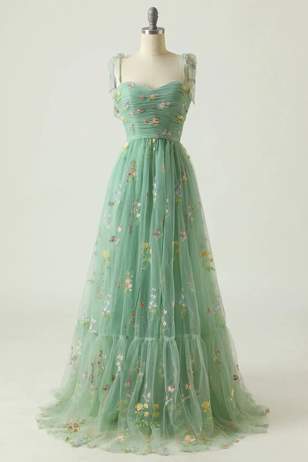 Kasjana | Embroidered tulle ball gown for women – elegant evening dress