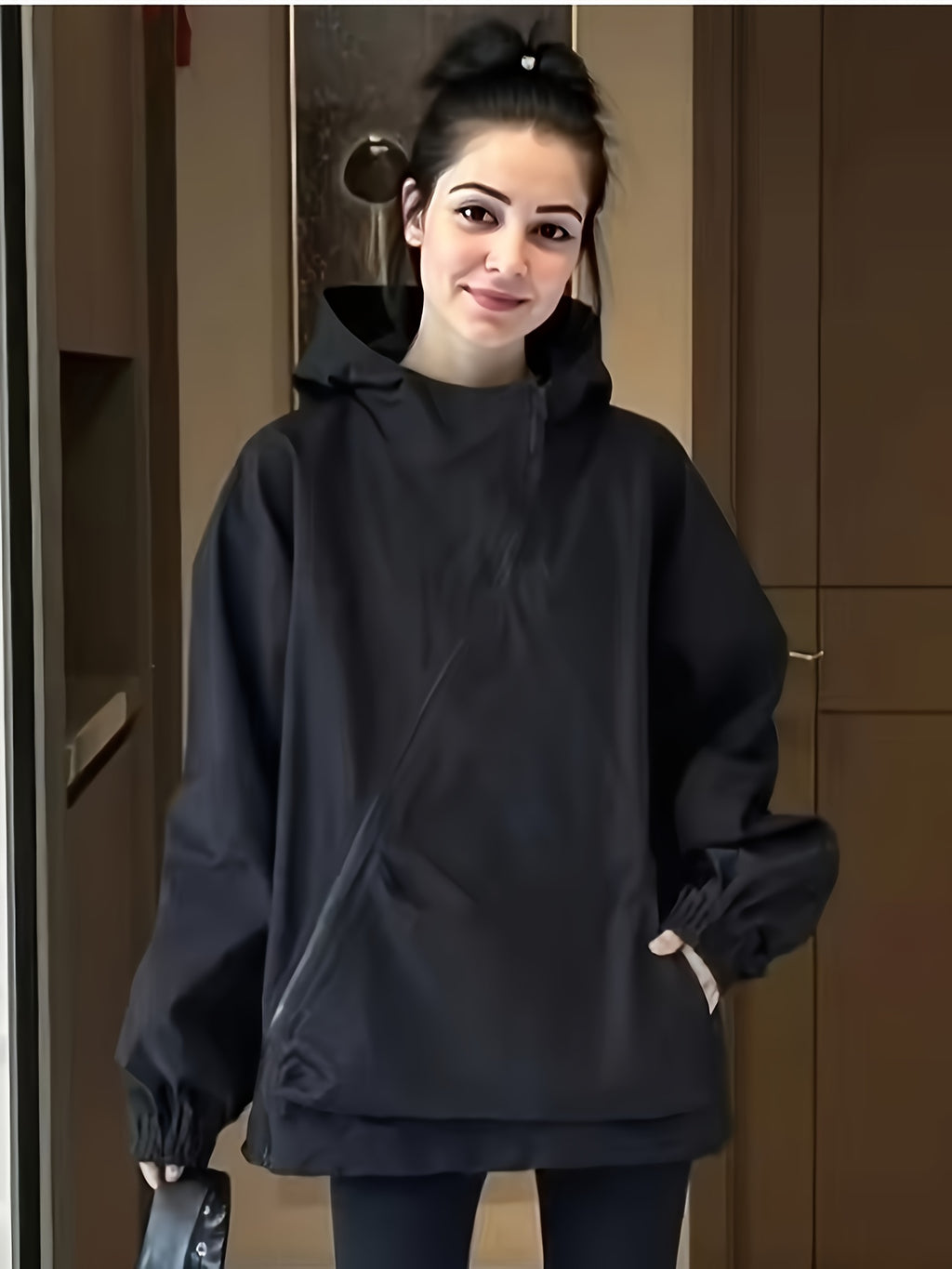 Annika | Damska kurtka z kapturem i asymetrycznym zamkiem – odzież wierzchnia w stylu vintage casual