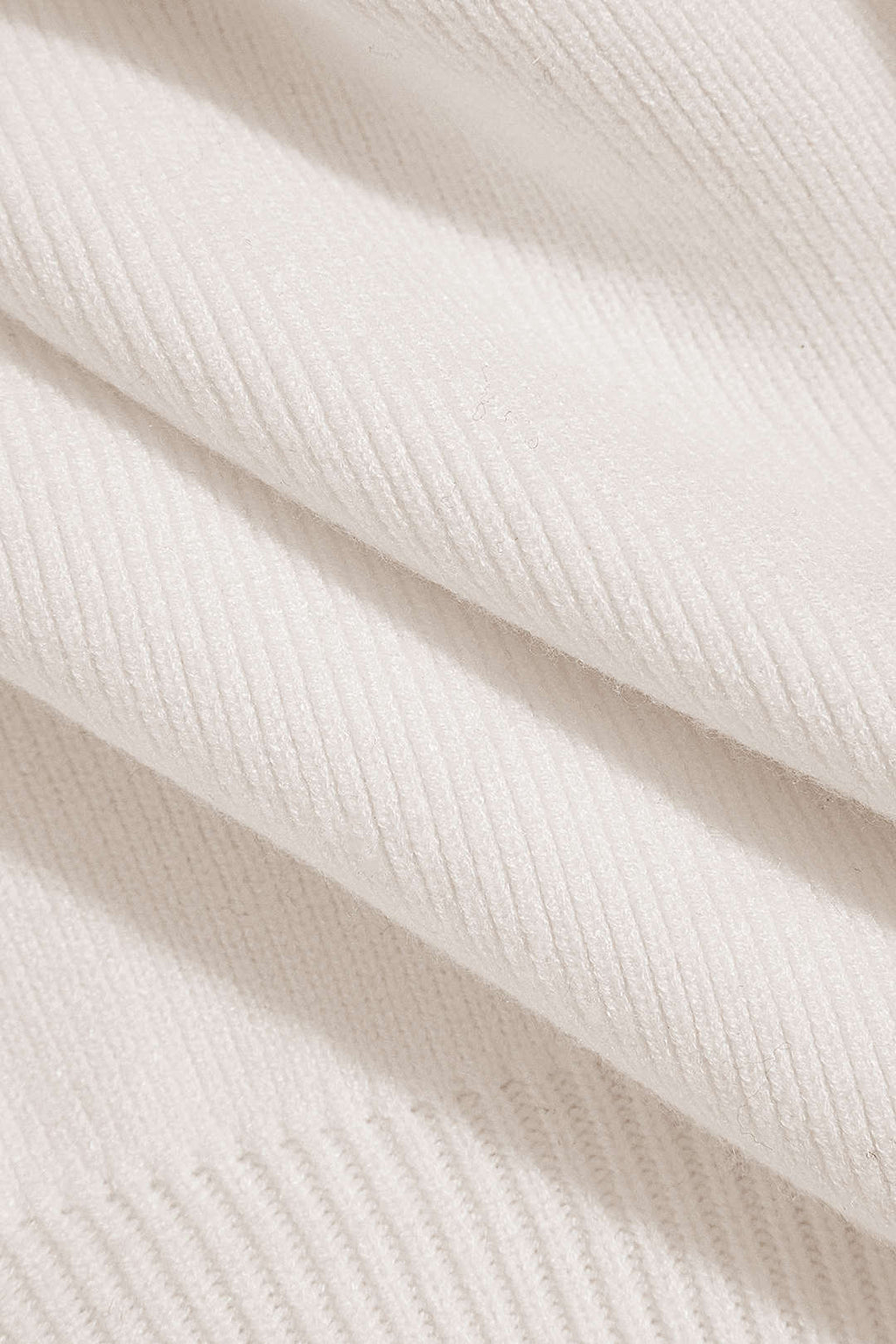Maristel | Damski elegancki sweter dzianinowy – ozdobne złote guziki