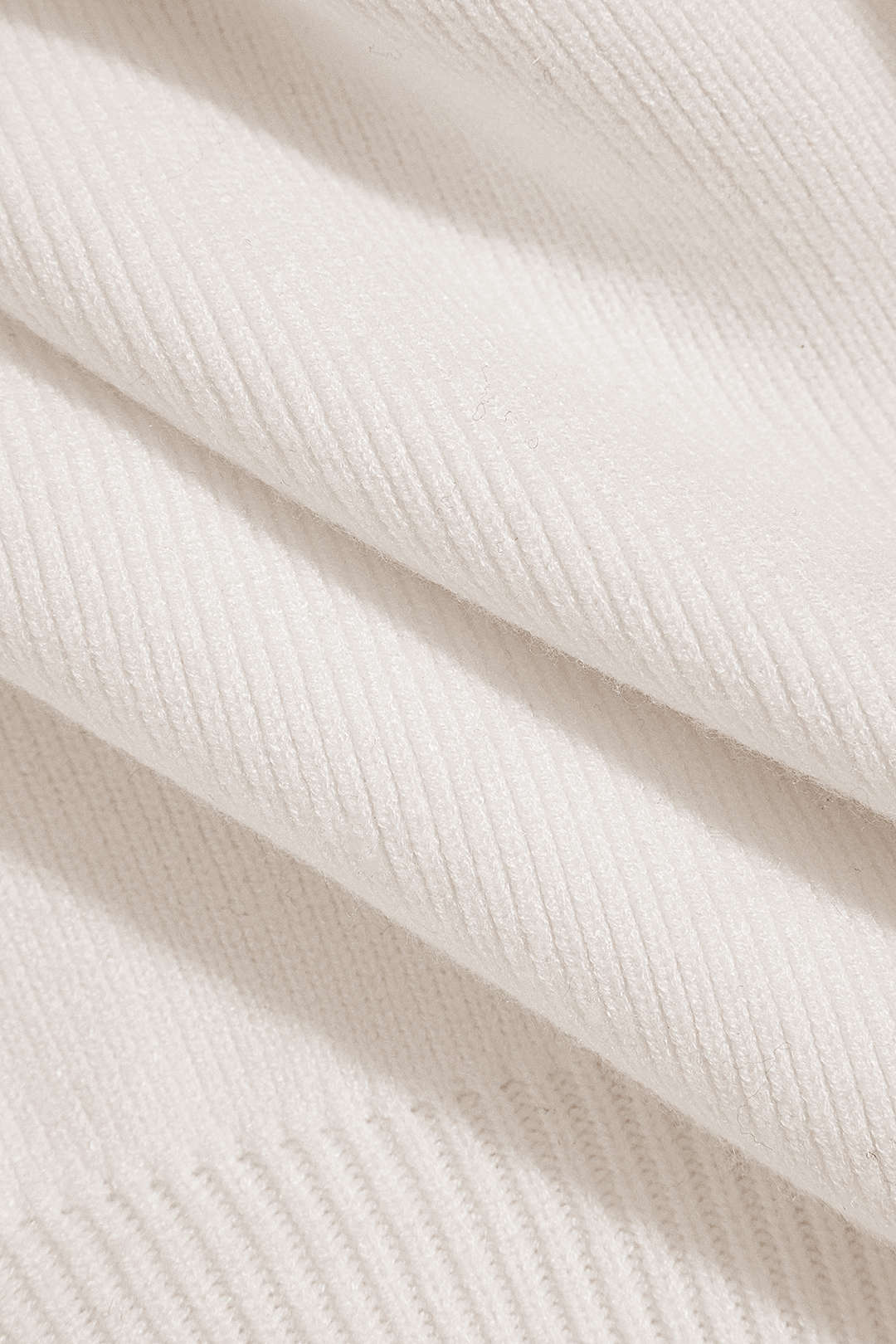 Maristel | Damski elegancki sweter dzianinowy – ozdobne złote guziki