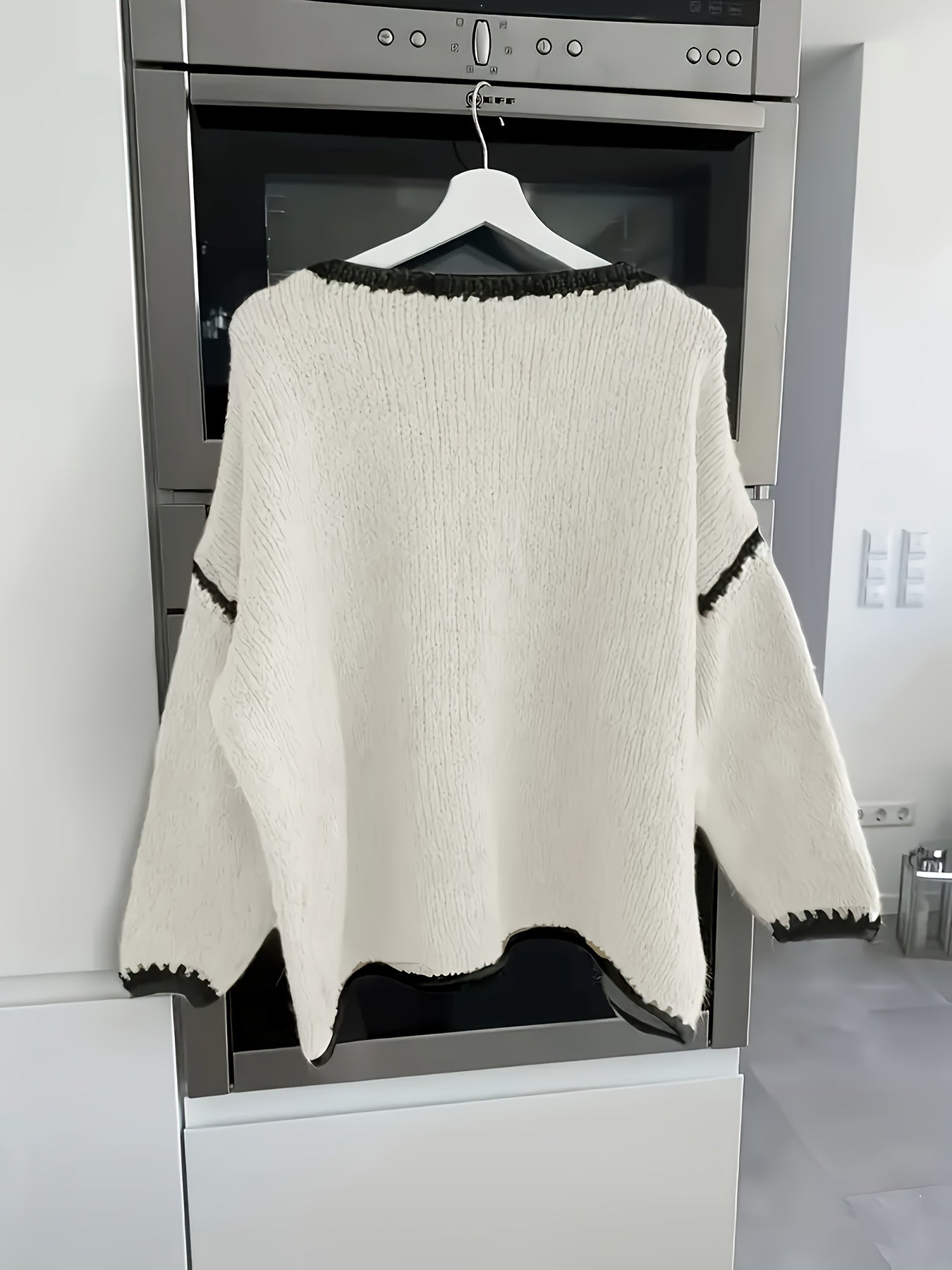 Lirielle | Damski sweter w kwiaty – elegancki sweter zakładany przez głowę