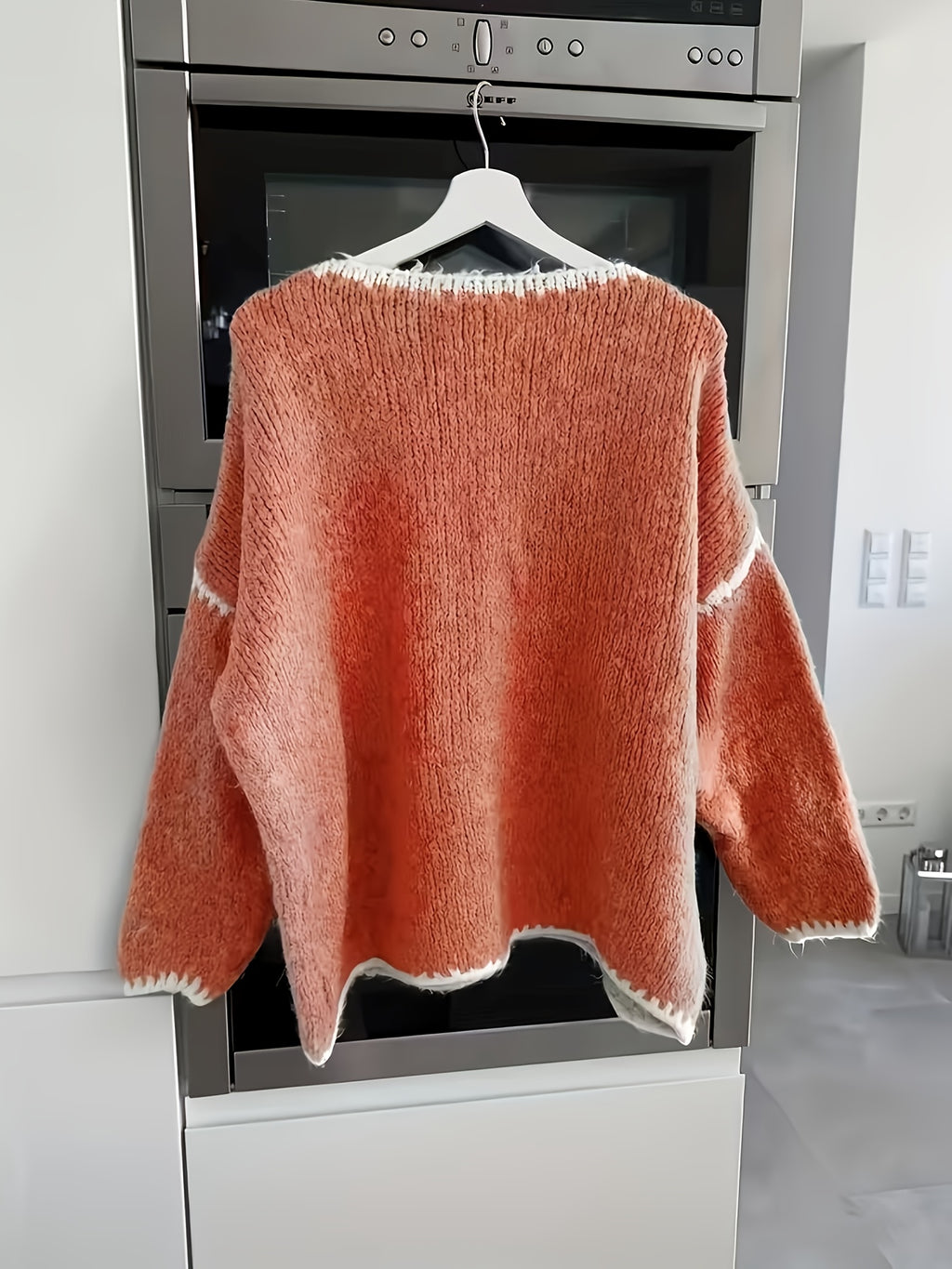 Lirielle | Damski sweter w kwiaty – elegancki sweter zakładany przez głowę
