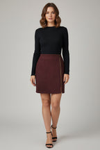 Mini spódniczka podkreślająca figurę dla kobiet – wyrafinowany, miejski look