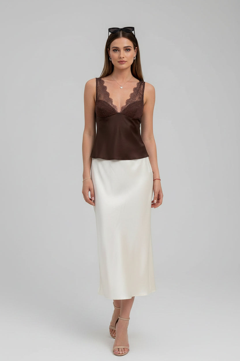 Damski elegancki top z koronką – lekki styl na co dzień