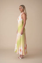 Sukienka maxi damska z kwiatowym dekoltem typu halter – elegancka suknia bez rękawów na wesele